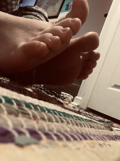 Sweety Kiwi erotic model pics