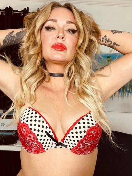 Ryan Lovemodel pretty star image