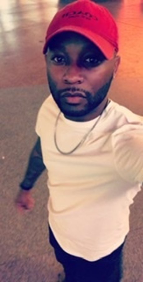 TaeBoi model top pic