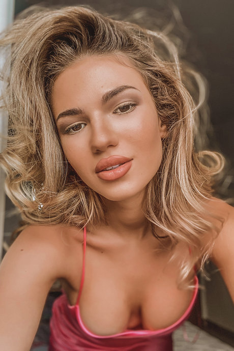 Sweety Russian model image