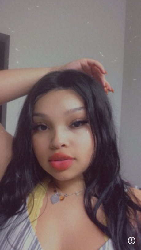 Symphstaxx hot model picture