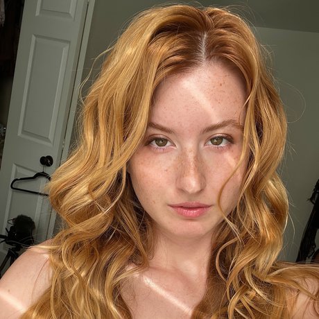 Strawberry Plus model free images