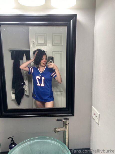 Reilly Burke nude model pics