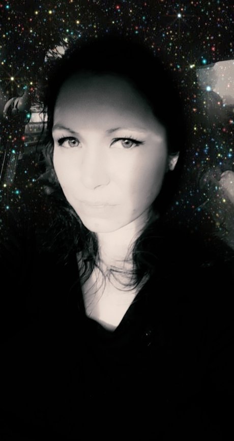 Scarlet Nite sexy star pic