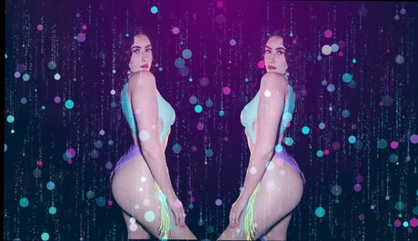 Scarlett Fire sex star photos