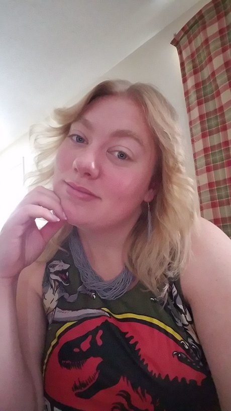 XoXo Loreli star free photos