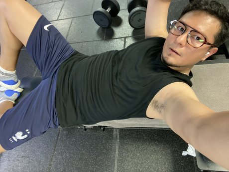 Victor LoHer naked star photos