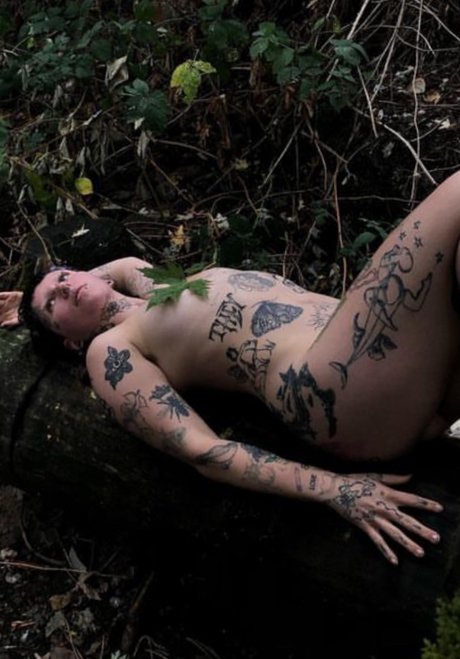 L na C pornstar beautiful image