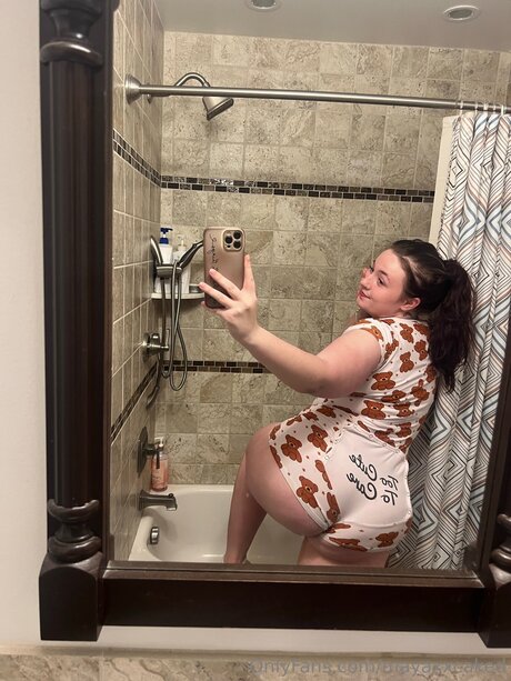 Mayaxxcaked sexy actress pic