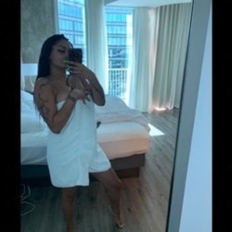 _Mellow Yellow_ porn model archive