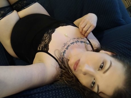 The Lady Rain star pretty galleries