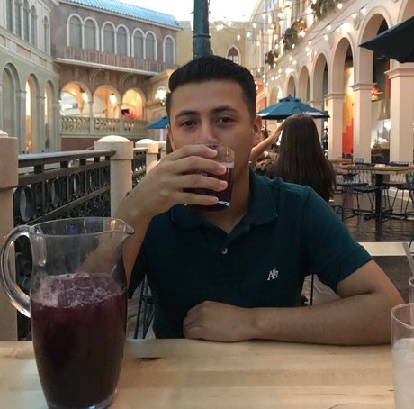 Cristhian yair model top picture