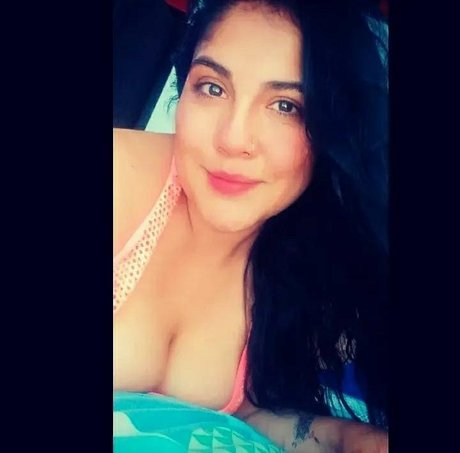 Alma Alba exclusive model pics