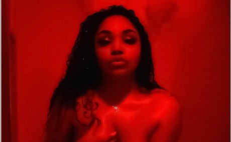 Starr Divine naked model images