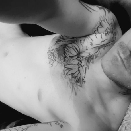 Mr Blue nudes star image