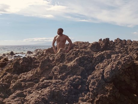 Starts with B model nudes photo