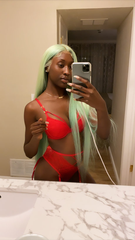 Tia Ros_ perfect model image