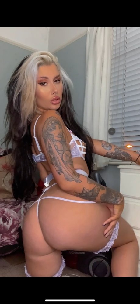 Danibbz_ model hot picture