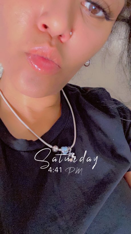 Ms Honeydip pornographic model gallery