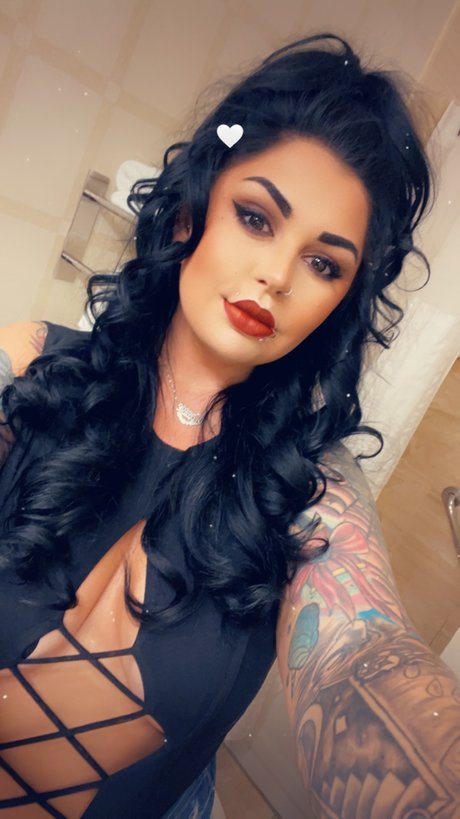 Killer Queen exclusive pornstar archive