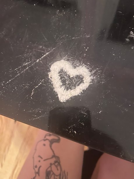 needy girl model beautiful img