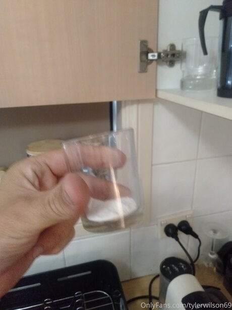 Tyler Wilson nude actress pic