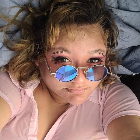 Twotriyin model nice pictures