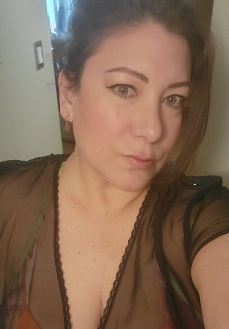 DollaQueen star top picture