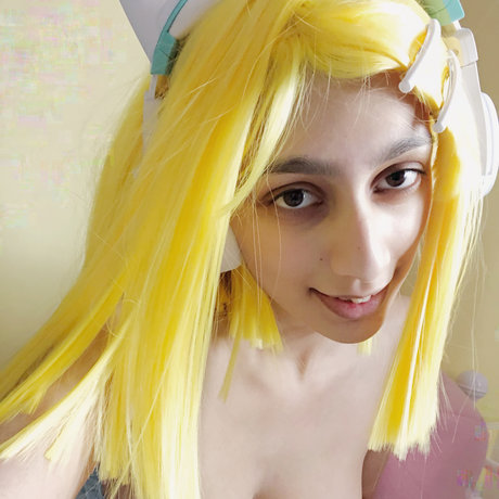 RIN_ naked model images