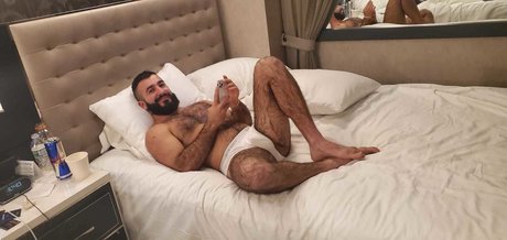 HotHairyGuy porn model pic