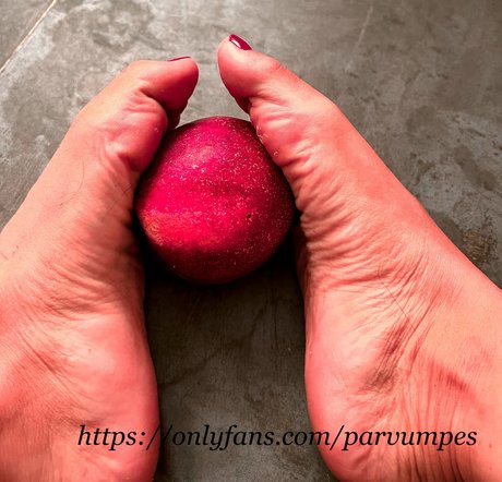 Parvum Pes small feet_ star naked picture