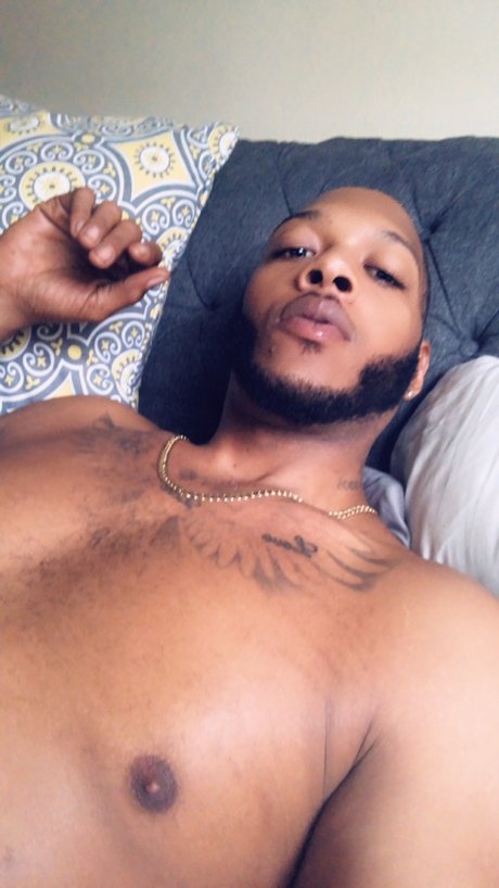 Zerofuxxsgivin star hot picture