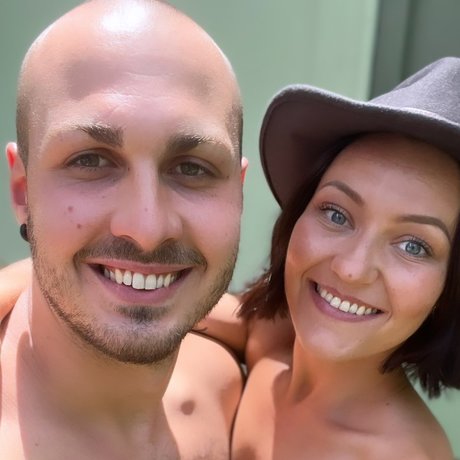 _Magic Bus_ pornstar nice img