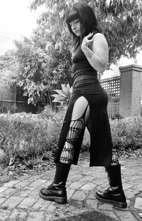 Lucyy Luciferr nude star pics