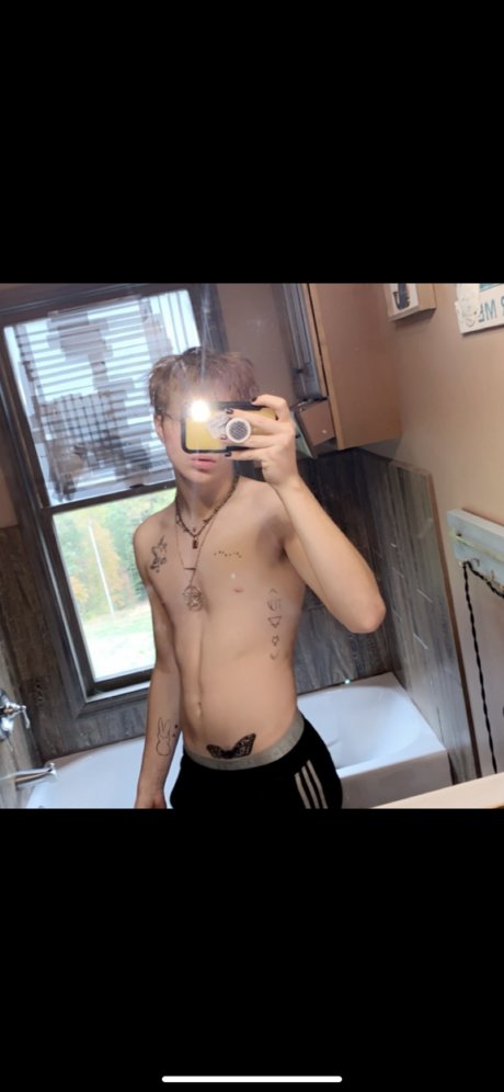 Harvey Flinn nude model pics