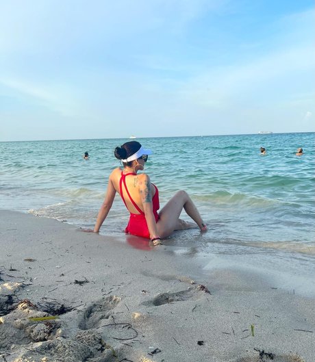 Danny Lovve erotic actress photos