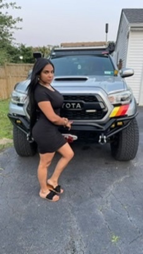 The Queen_ nude pornstar image