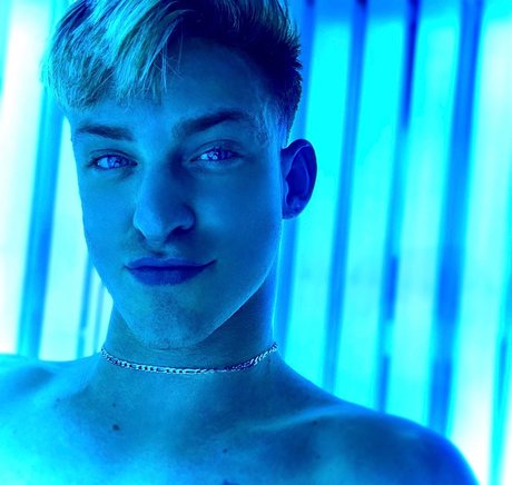 Billy Hart model top photo