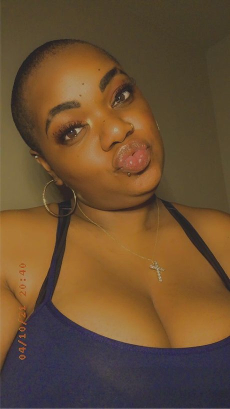 Queen Chay star free gallery