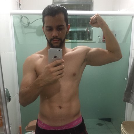 Hugo Castro pornstar pretty pic