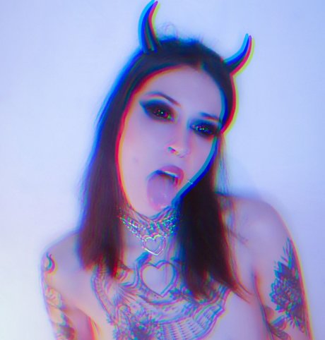 Lune Sauvage pornstar archive