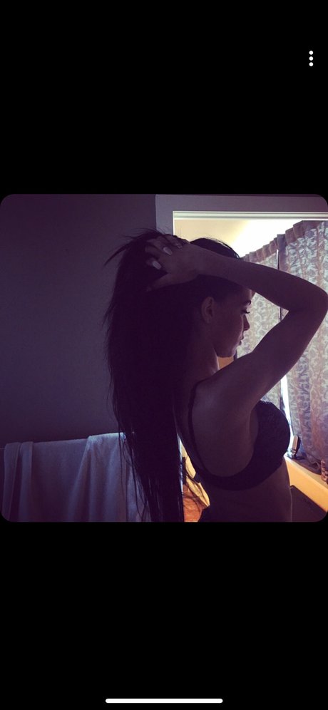 S Life sexy star image