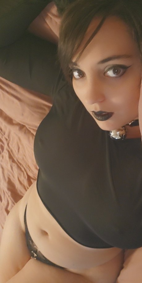 Fluff Off model naked pictures