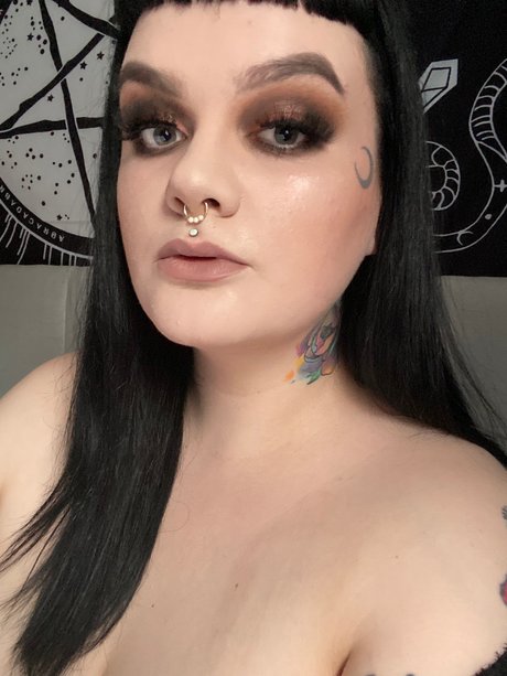 SOF A THE AMAZON model pretty galleries