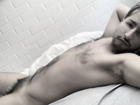 Iverworld sexy actress pictures