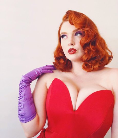 Paris Burns exclusive pornstar gallery