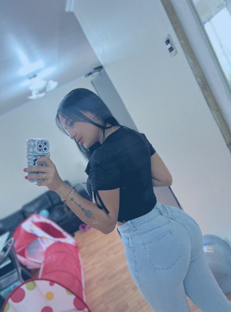 Karolina_ nude actress photos