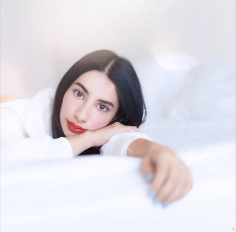 Helanie Gs pornographic actress pictures