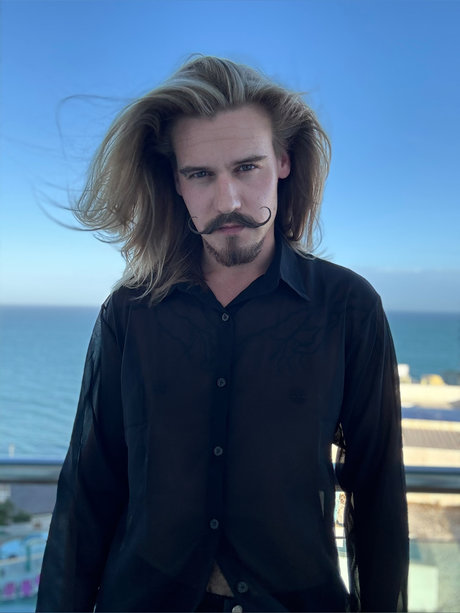 _Max Diamond_ model adult photo