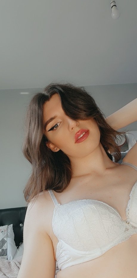 izzywinterz free hot model img